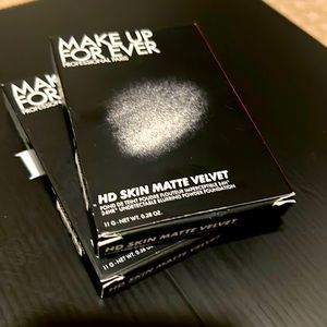 Makeup Forever HD skin matte velvet 24hr powder foundation 2N26 Sand
